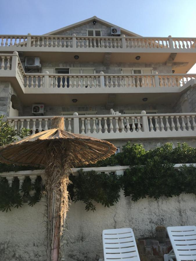 Apartments Palace Mira Mare Tivat Bagian luar foto