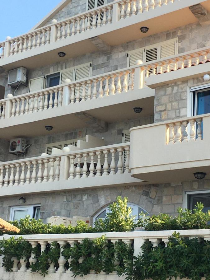 Apartments Palace Mira Mare Tivat Bagian luar foto