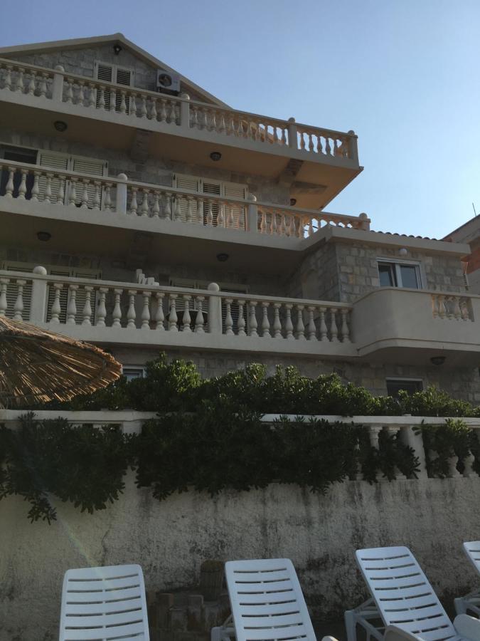 Apartments Palace Mira Mare Tivat Bagian luar foto