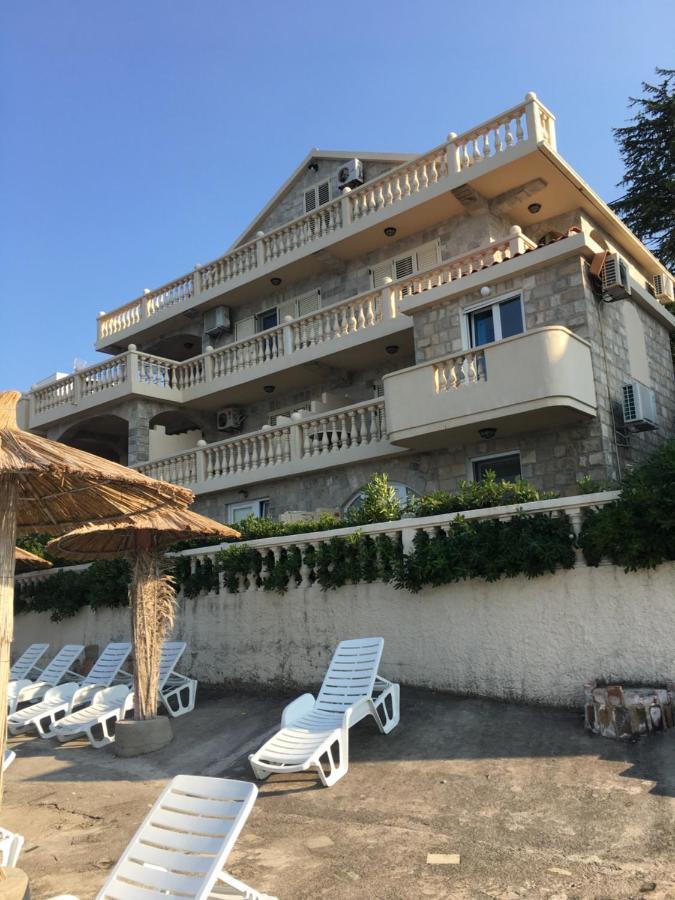 Apartments Palace Mira Mare Tivat Bagian luar foto