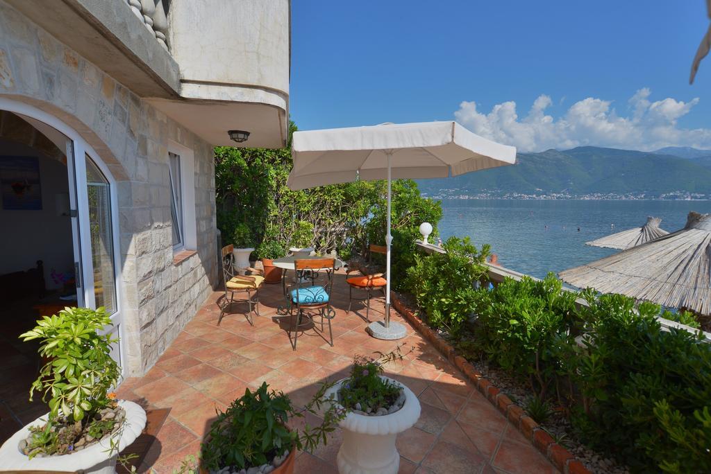 Apartments Palace Mira Mare Tivat Ruang foto