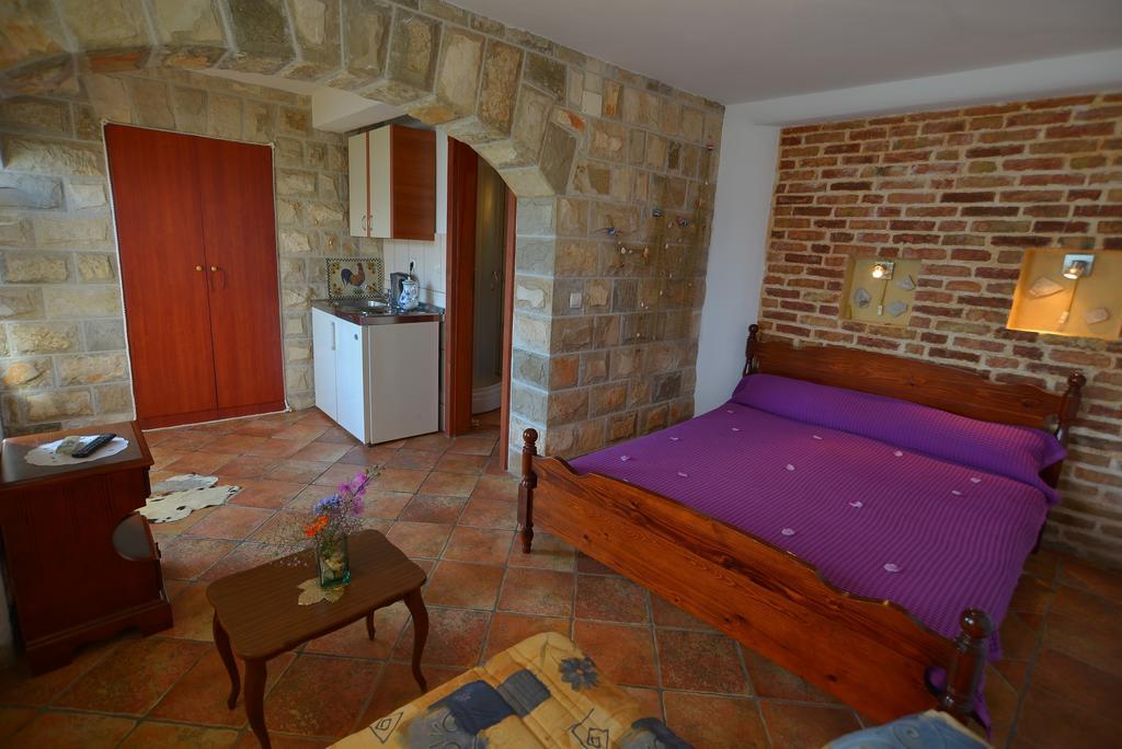 Apartments Palace Mira Mare Tivat Ruang foto