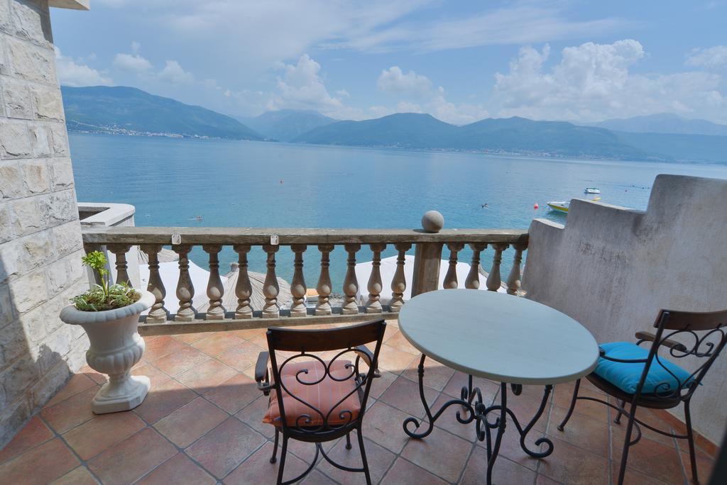 Apartments Palace Mira Mare Tivat Ruang foto