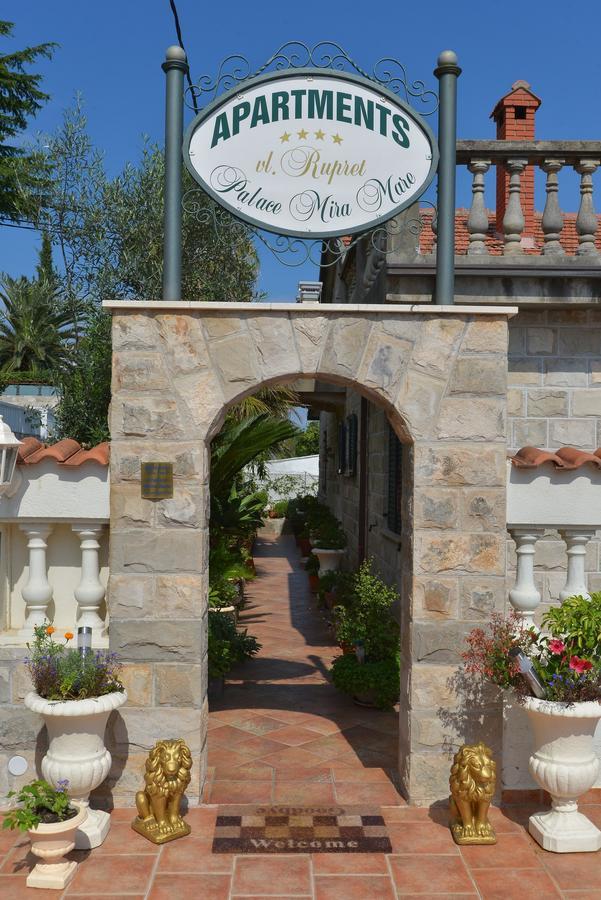 Apartments Palace Mira Mare Tivat Bagian luar foto